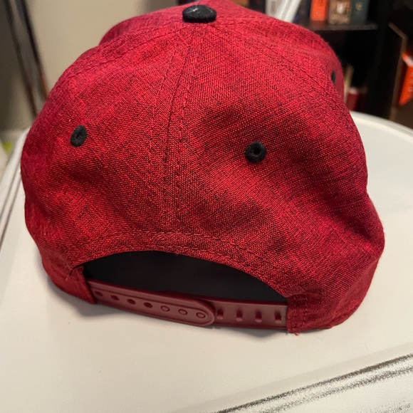 Men’s Chattanooga TN Dark Red SnapBack Hat. Slight Bill Curve. Gently Used - Picture 4 of 7